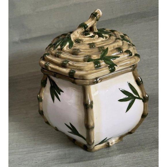 World Bazar Bamboo Pattern Cookie Jar w. Lid 3D Bee Large 9" x 9"- New Vintage - Picture 5 of 16